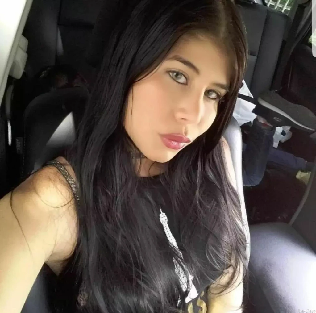 Alejandra Profile image 1